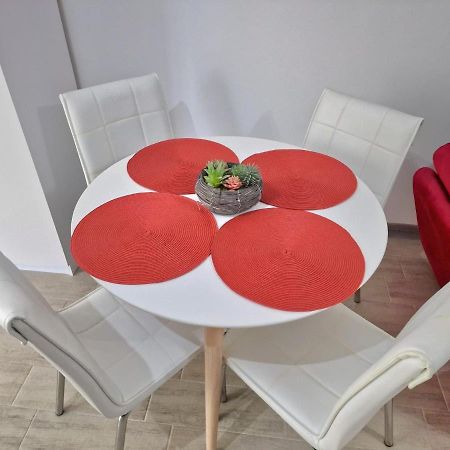 Apartmán Red.96 Năvodari Exteriér fotografie