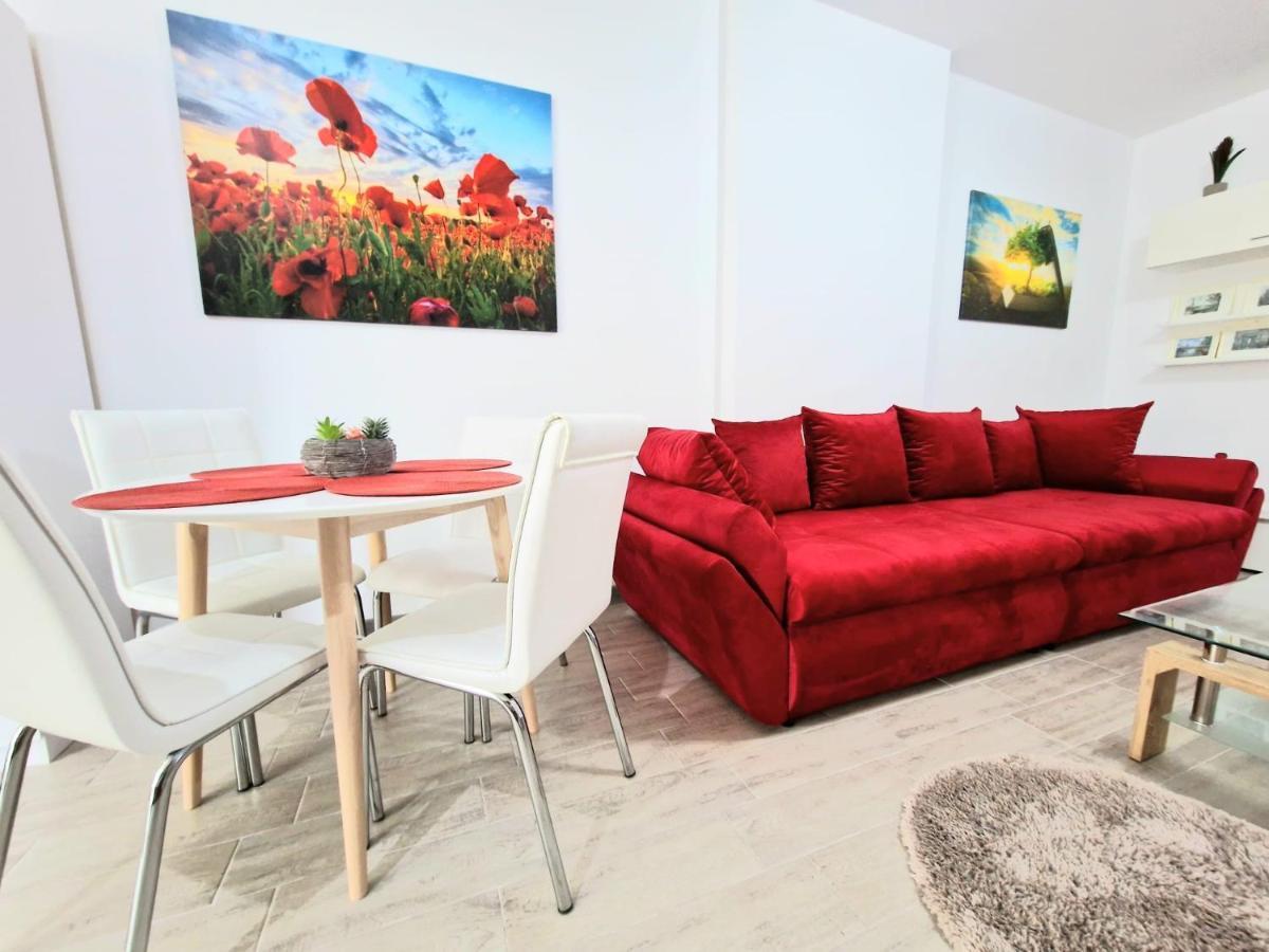 Apartmán Red.96 Năvodari Exteriér fotografie